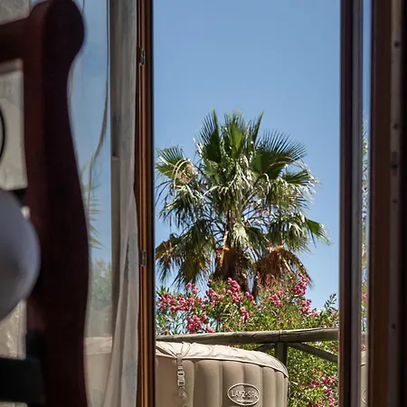 Botonis - Modern Villas, Timeless Beauty