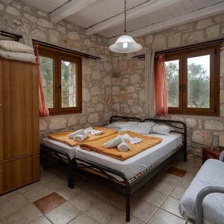 Ferienhaus Botonis - Modern Villas, Timeless Beauty