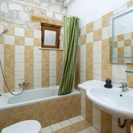 Botonis - Modern Villas, Timeless Beauty