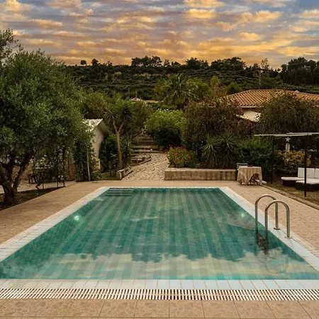 Ferienhaus Botonis - Modern Villas, Timeless Beauty *