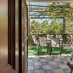 Nyaraló Botonis - Modern Villas, Timeless Beauty Vasilikí