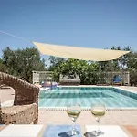 Semesterbostad Botonis - Modern Villas, Timeless Beauty *