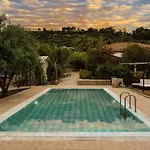 Semesterbostad Botonis - Modern Villas, Timeless Beauty *