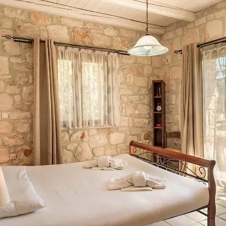 Botonis - Modern Villas, Timeless Beauty Vasilikí