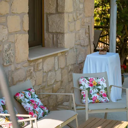 Botonis - Modern Villas, Timeless Beauty בית נופש Vasilikí