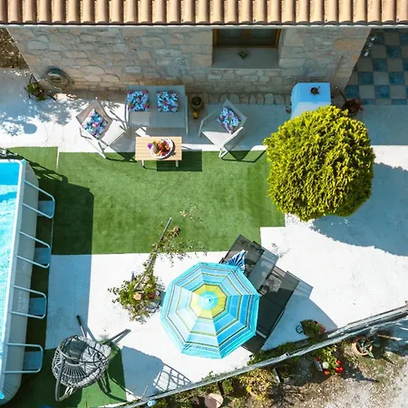 בית נופש Botonis - Modern Villas, Timeless Beauty