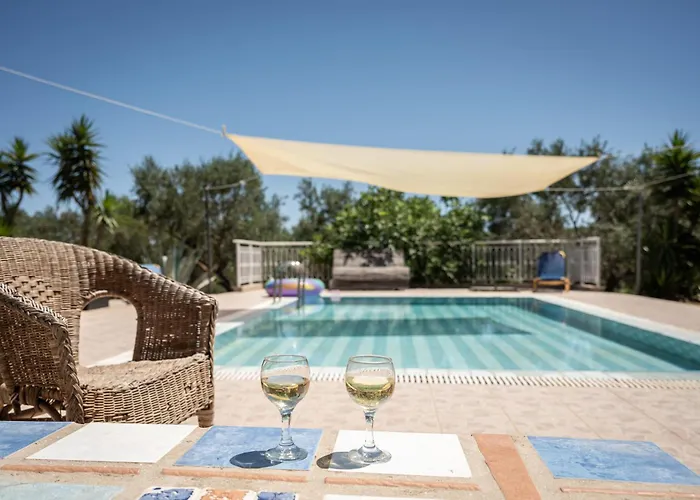 Casa vacanze Botonis - Modern Villas, Timeless Beauty