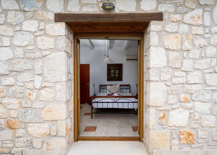 Botonis - Modern Villas, Timeless Beauty *