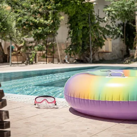 Botonis - Modern Villas, Timeless Beauty *